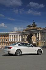 BMW 750i 2013 года